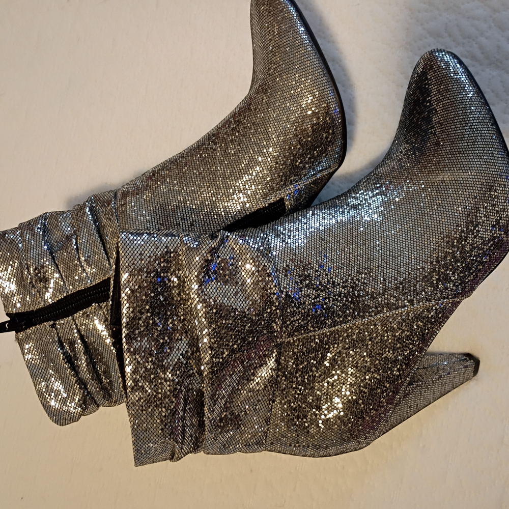 Metallic Silver Booties🩶 - Picture 9 of 9